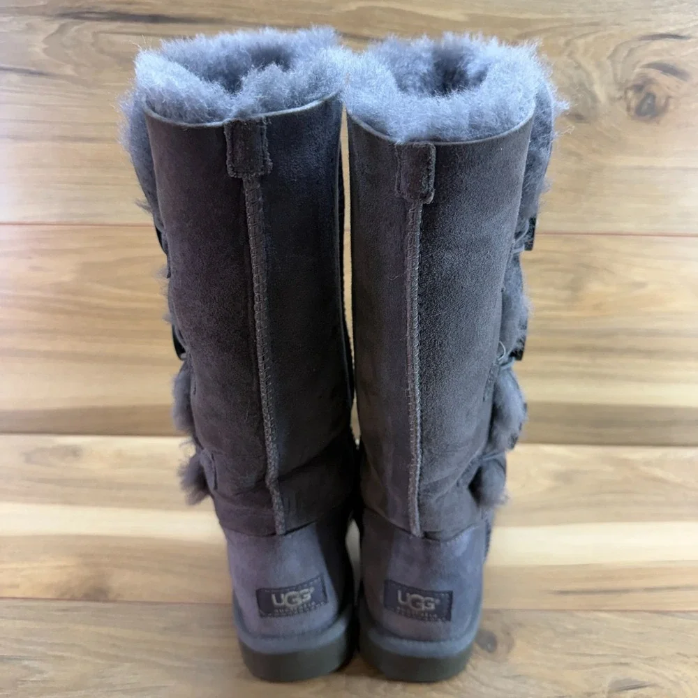 UGG Bailey Button Tall Boots Womens 7 Gray Suede Shearling Fur Lined Cozy